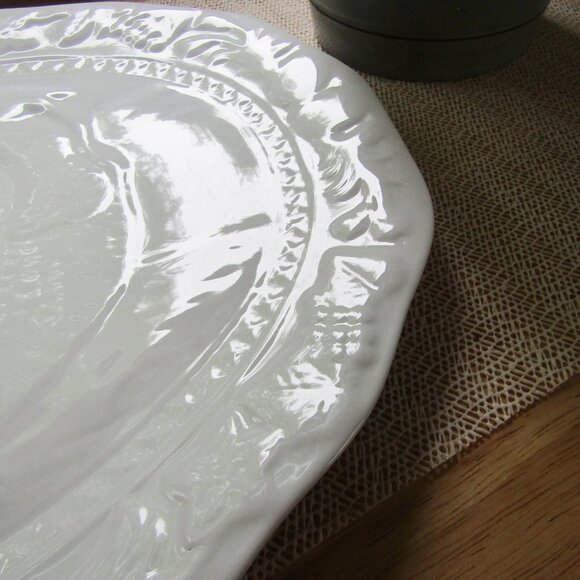 Extra Large Turkey Platter White Embossed Porcelain 18" x 14" - Picture 8 of 9
